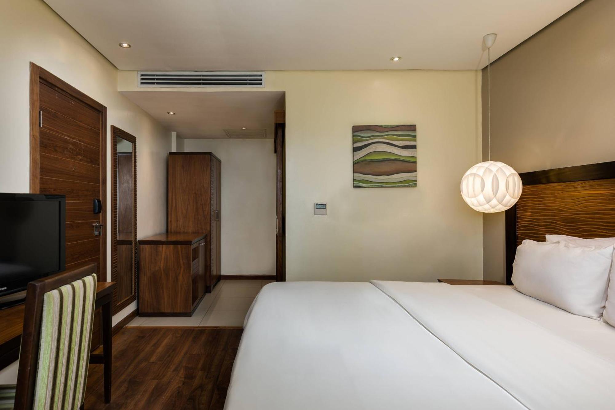 Protea Hotel By Marriott Benin City Select Emotan Екстериор снимка