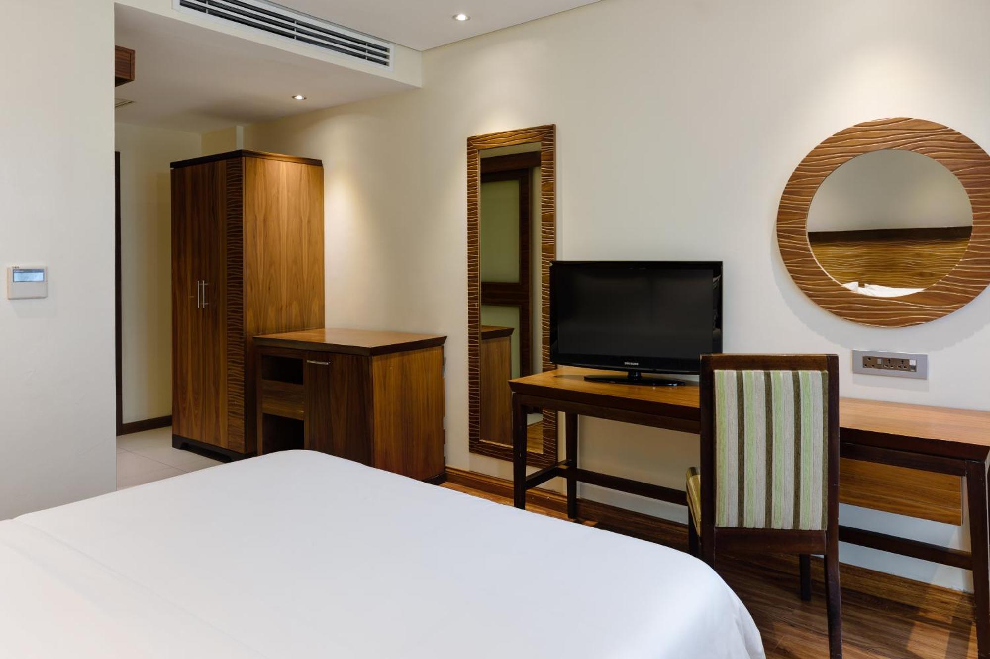 Protea Hotel By Marriott Benin City Select Emotan Екстериор снимка