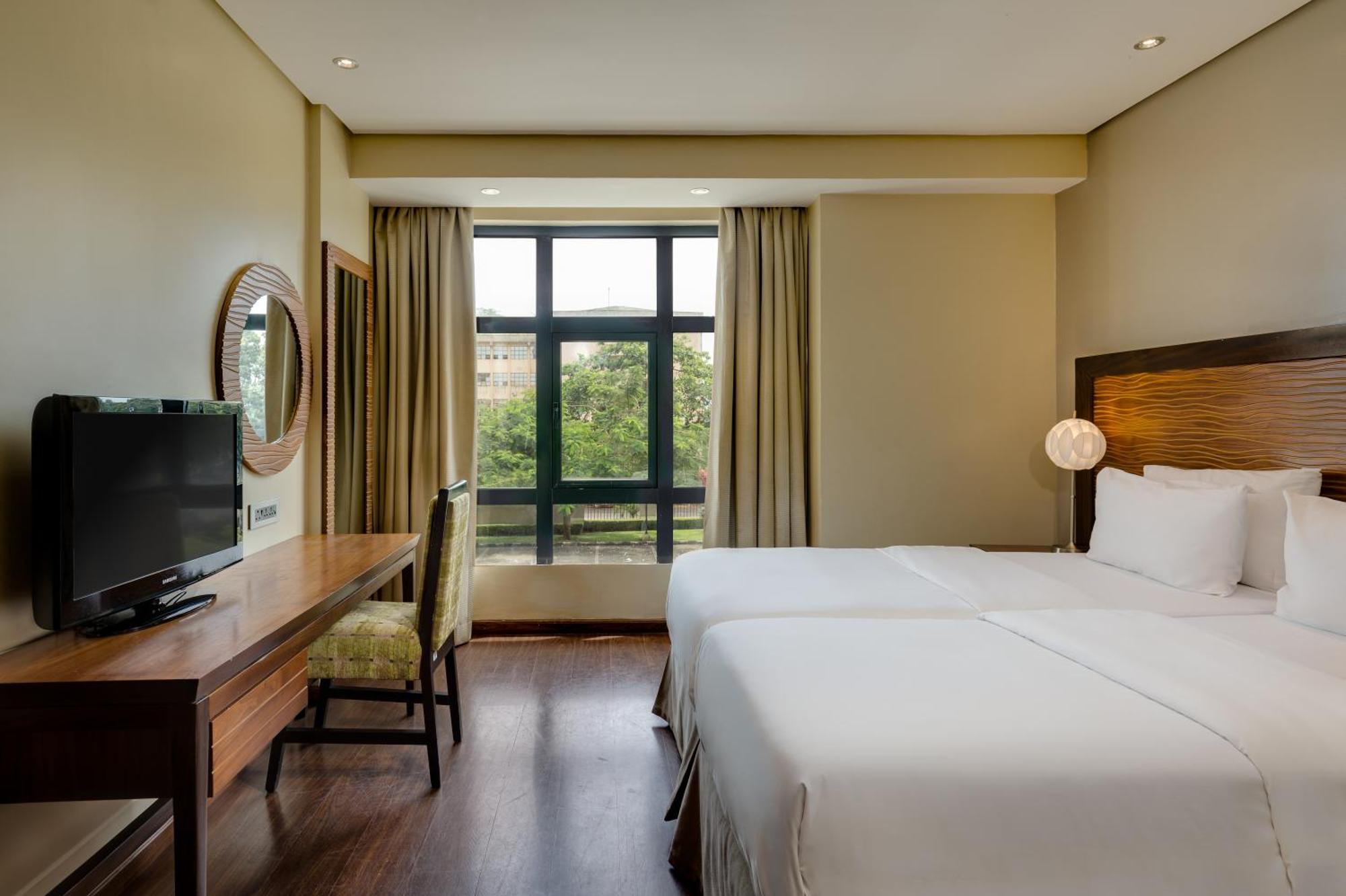 Protea Hotel By Marriott Benin City Select Emotan Екстериор снимка