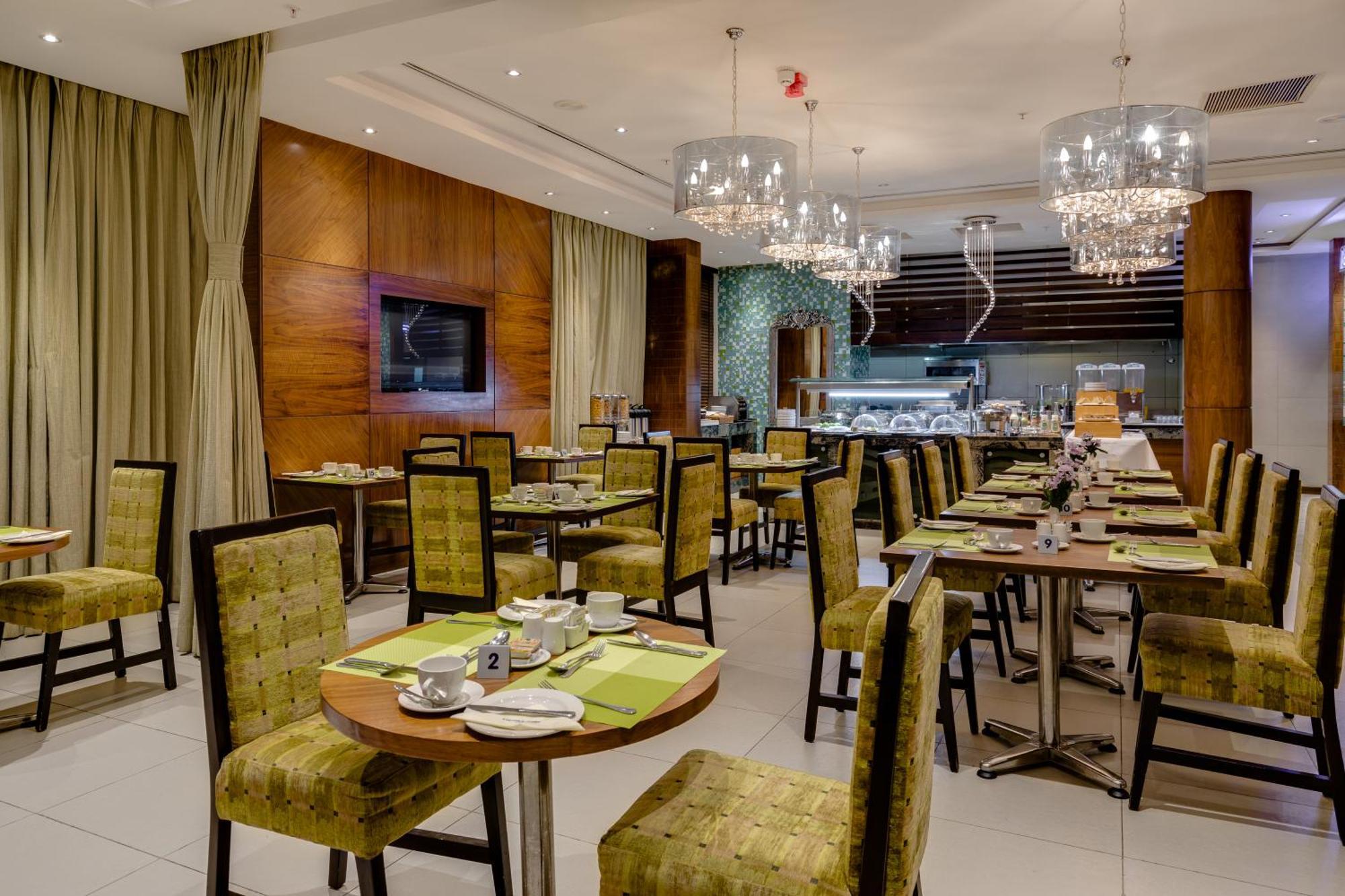 Protea Hotel By Marriott Benin City Select Emotan Екстериор снимка