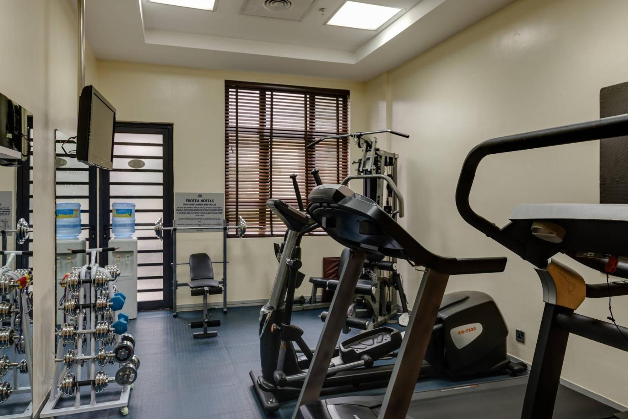 Protea Hotel By Marriott Benin City Select Emotan Екстериор снимка