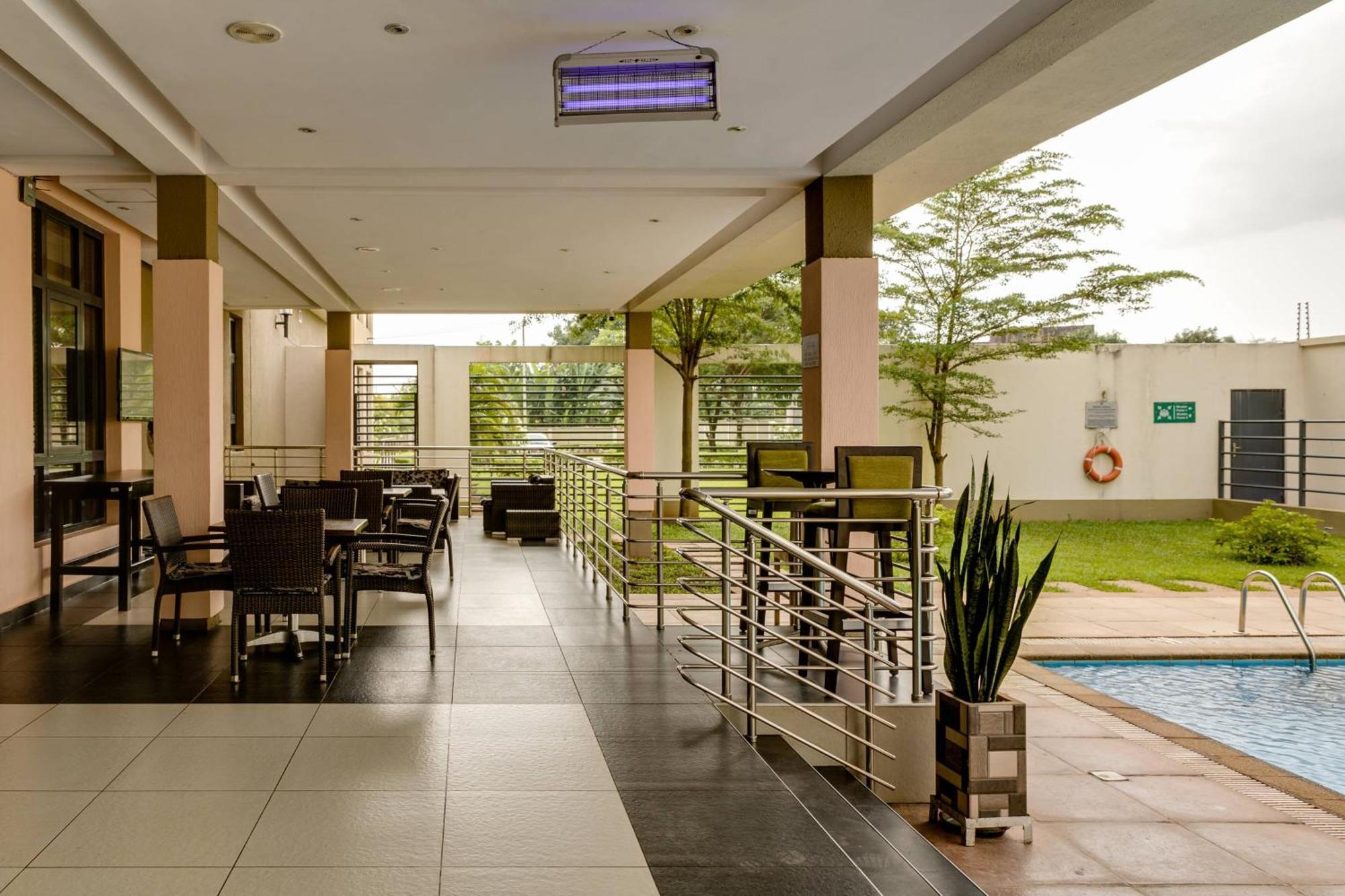 Protea Hotel By Marriott Benin City Select Emotan Екстериор снимка